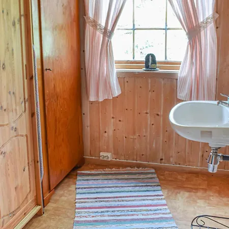 2 Bedroom Amazing In Larvik Seierstad
